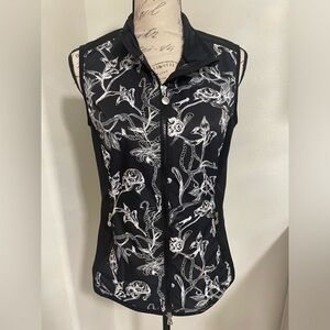 Daily Sports black and white vest SZ small EUC